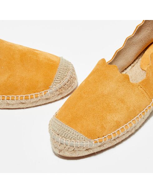 Espadrilles van leer met saffraanfluweel uit Azafran