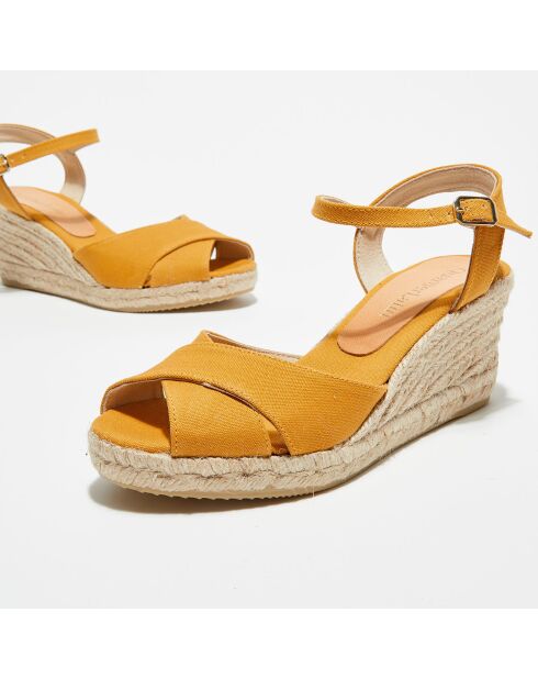 Senffarbene Keilsandalen - Absatz 7 cm