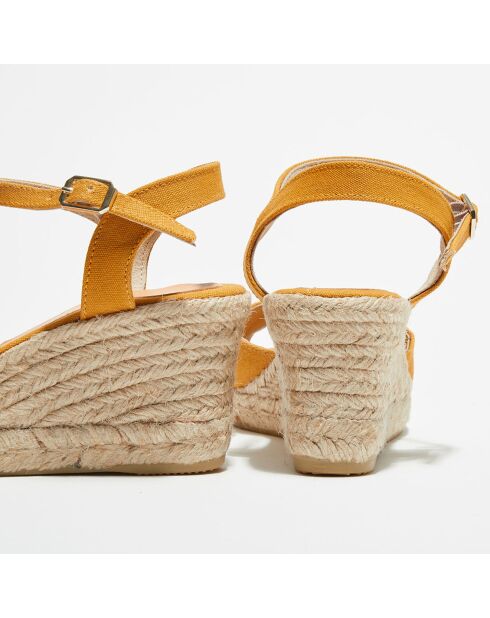 Senffarbene Keilsandalen - Absatz 7 cm