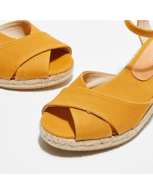 Senffarbene Keilsandalen - Absatz 7 cm