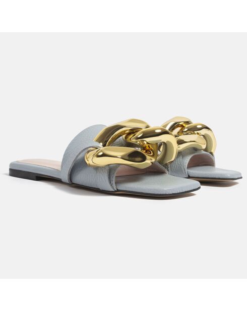 Een deel van het spel Blue Leather Mules