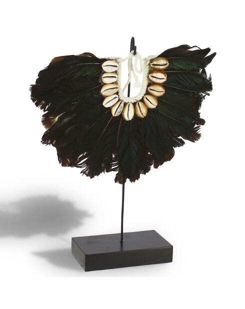 Collier en plumes et coquillages sur socle en métal maï blanc/noir - H.32 cm