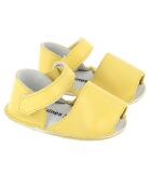 Sandalias de piel amarillas
