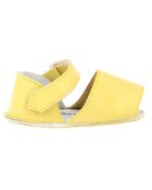 Sandalias de piel amarillas