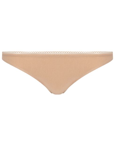 String Delicate nude