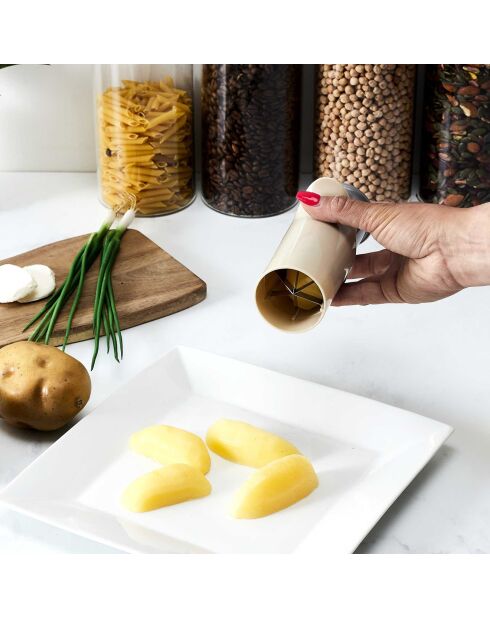 Coupe légumes coloris aléatoire bordeux/gris/beige - 5x11x8 cm