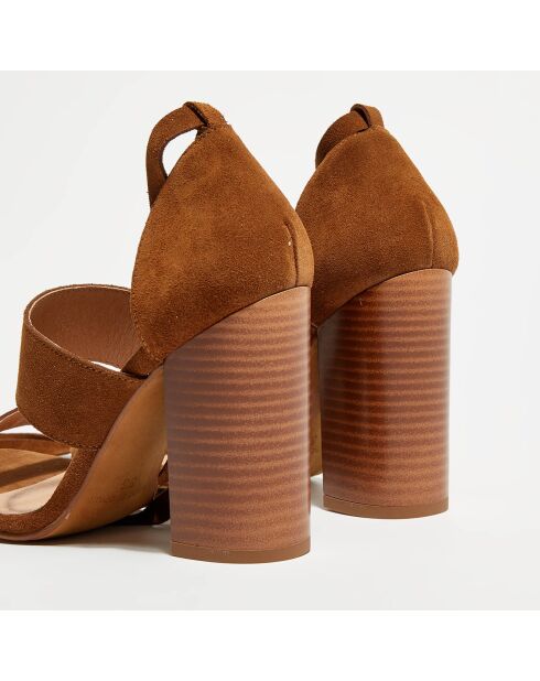 Camelkleurige leren sandalen met hak van 9,5 cm