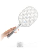 Raquette anti-insectes rechargeable 2-en-1 avec lumière UV kl rak blanc