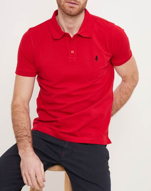 Leuchtend rotes klassisches Poloshirt