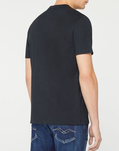Camiseta azul oscuro con logo