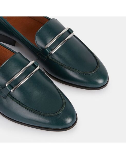 Mokassins aus Leder in Entenblau mit silberner Haarspange