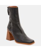 Bottines en Cuir tressage à l'arrière noires - Talon 8 cm