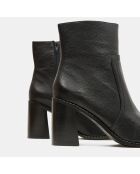 Bottines en Cuir trépointe travaillée noires - Talon 9 cm