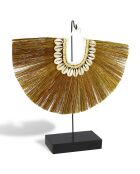 Collier en mendong et coquillages sur socle en métal kim beige/noir - H.33 cm