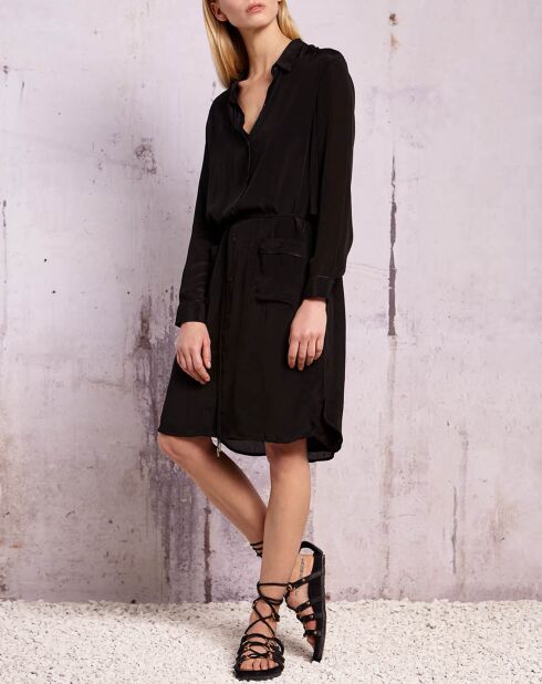 Schwarzes Qixierob-Kleid