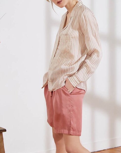 Roze hemd voor saxofoon