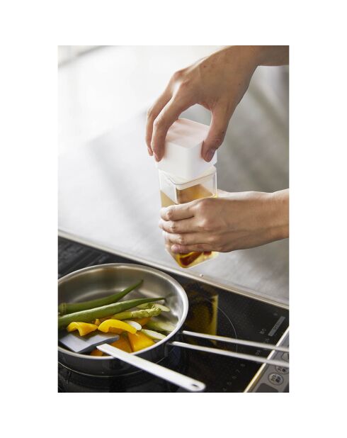 Bottiglia di condimento bianca Tower