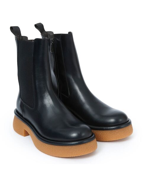 Boots en Cuir Camelia noires