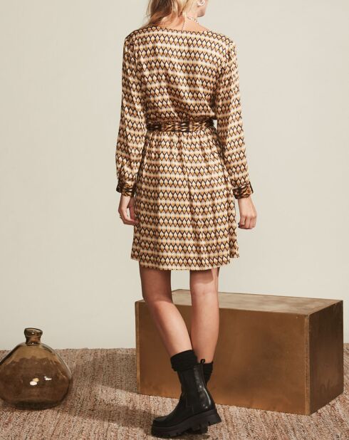 Nova okerkleurige korte jurk