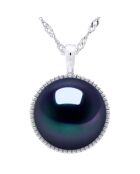 Halsketting met witgouden en zoetwatergekweekte parels en zwarte knopen