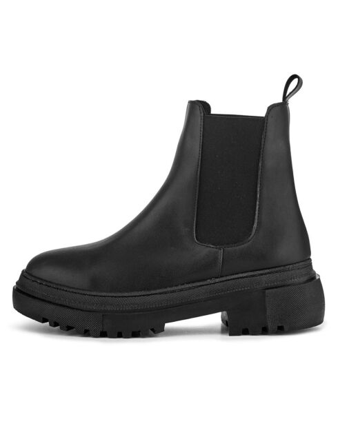 Boots Della noires