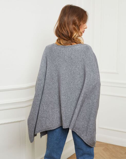 Poncho Goccha gris