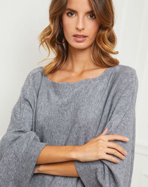 Poncho Goccha gris