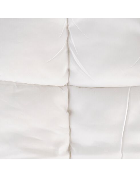 Couette microfibre Kiri blanche - 260x240 cm