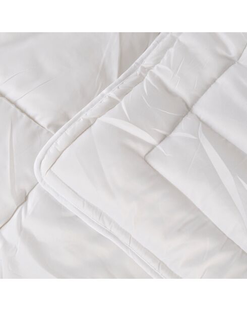 Couette microfibre Kiri blanche - 260x240 cm