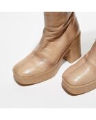 Stivali in pelle verniciata beige - tacco 9,5 cm