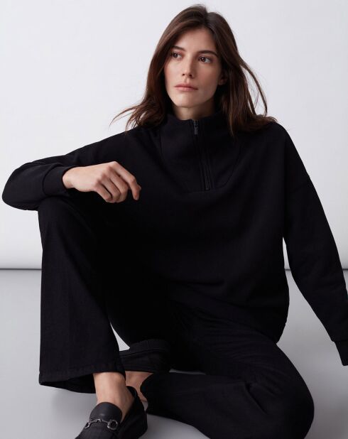 Pull Julia noir