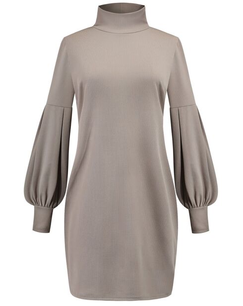 Robe Jakarta grise