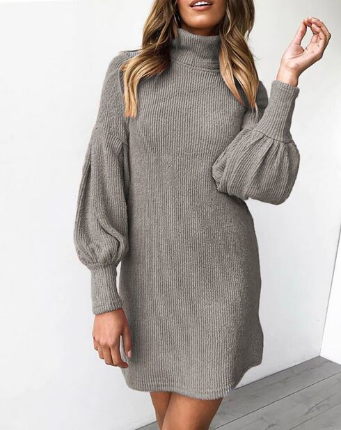 Robe Jakarta grise