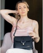 Zwarte Ella leren schoudertas - 24,5x17x9 cm