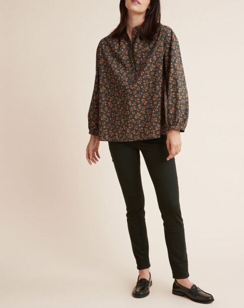 Mittelgrüne Bluse mit Kleeprint