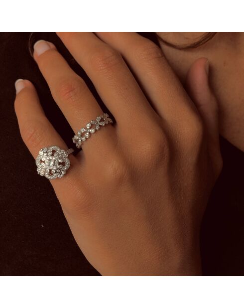 Ring met gerhodineerde zilveren en witte zirkonia