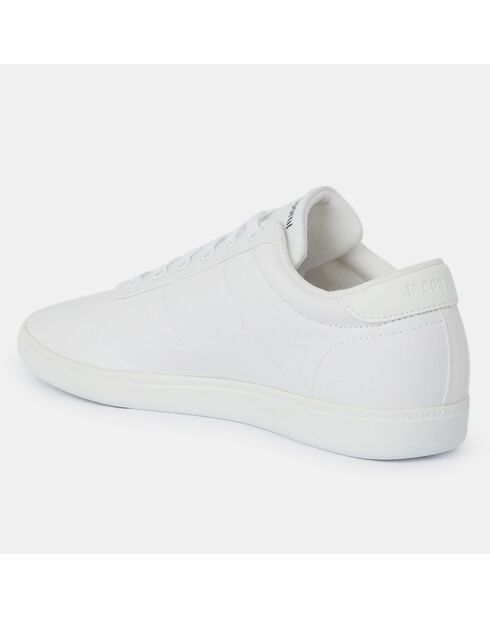 Baskets Court One blanches