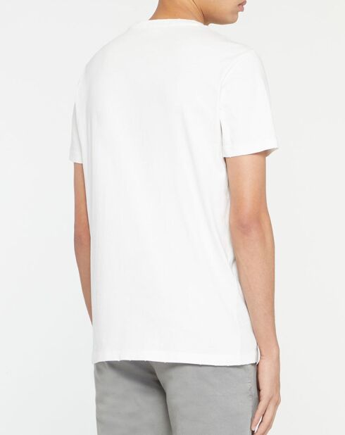 Camiseta de manga corta con el logotipo blanco de Falton