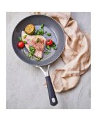 Cerapro Induktionsbratpfanne aus Terrakotta, D. 43 x 24,5 cm