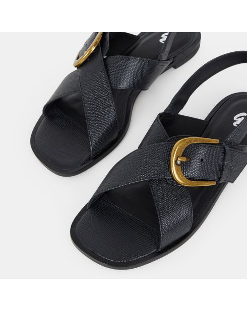 Sandalias de piel con hebilla negra