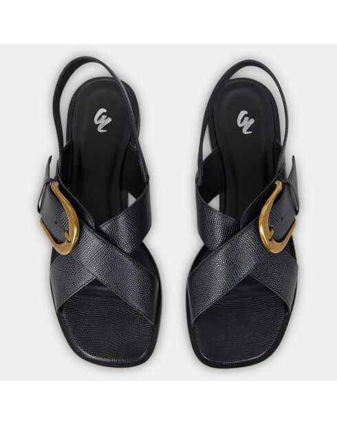 Sandalias de piel con hebilla negra