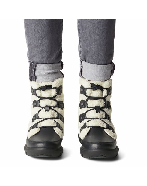 Boots fourrées imperméables Explorer™ II Joan Cozy blanc/noir