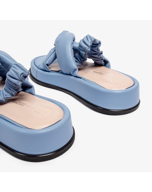Sandalias de cuero azul pálido para lugares de natación