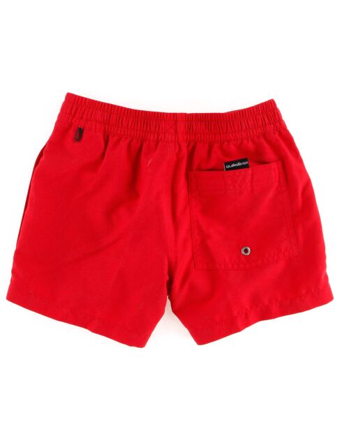 Pantaloncini da bagno realizzati al 100% in materiale rosso riciclato