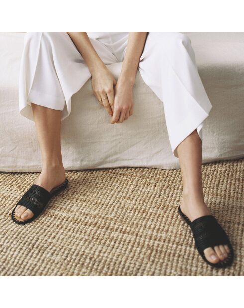 Schwarze Raffia Swan Pantoletten