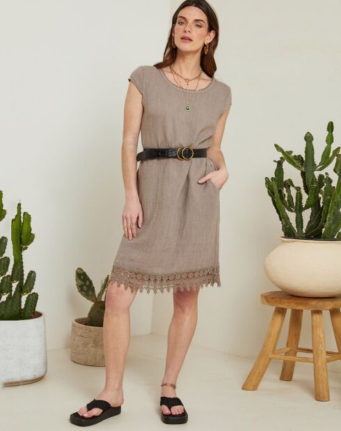 Justine taupe bruine jurk van 100% linnen