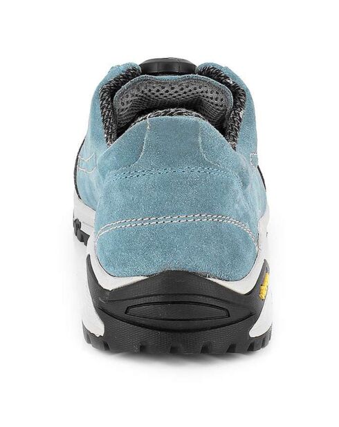 Ravenblauwe jeans/zwarte leren sneakers