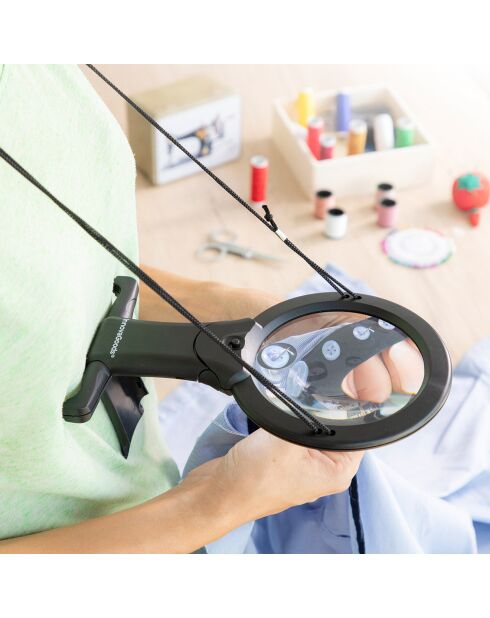 Innovagoods zoomed handsfree vergrootglas op batterijen met LED-licht