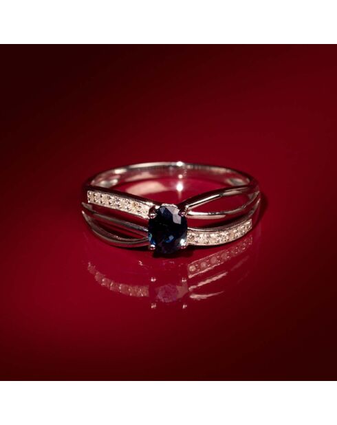Anillo René de oro blanco con diamantes de 0,07 quilates y zafiro de 0,50 quilates