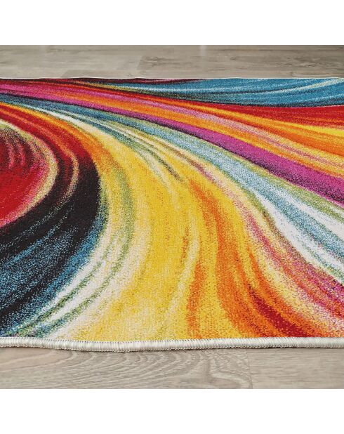 Mehrfarbiger Zimmerteppich